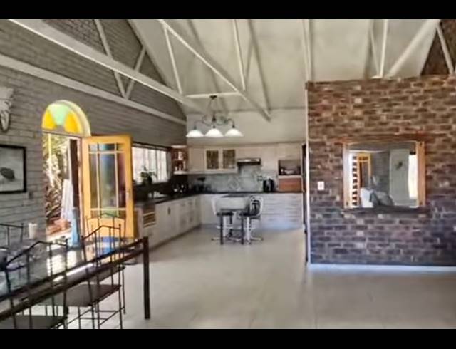 3 BEDROOM HOUSE FOR SALE IN MIDDEDORP